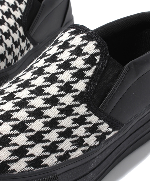 WEGO（ウィゴー）の「WEGO/厚底スリッポンスニーカー（スニーカー・レディース・ホワイト/ブラック/ブラック系その他/ネイビー/レッド/その他1・23.5/24.5）」の12枚目の写真