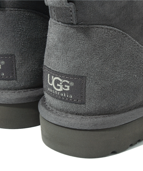 UGG(アグ)の「BYBC UGG クラシックミニ ショートブーツ C :(ブーツ・レディース・グレー・8/6/7)」の8枚目の写真