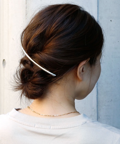 colleca la（コレカラ）の「カーブラインメタルバレッタ（バレッタ/ヘアクリップ・レディース・シルバー/ゴールド・ﾌﾘ-）」の2枚目の写真