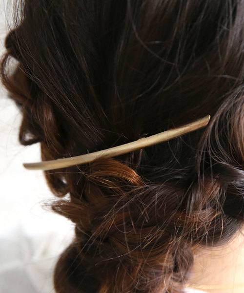 colleca la（コレカラ）の「カーブラインメタルバレッタ（バレッタ/ヘアクリップ・レディース・シルバー/ゴールド・ﾌﾘ-）」の4枚目の写真