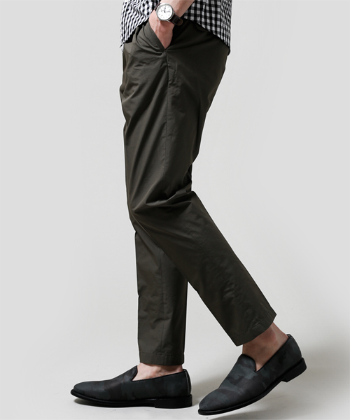 NANO universe（ナノユニバース）の「2タックチノ（チノパンツ・メンズ・ブラウン/ネイビー/ベージュ・LARGE/SMALL/X-LARGE/MEDIUM）」の11枚目の写真