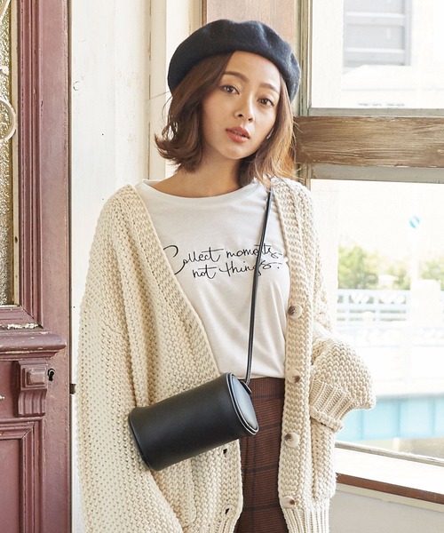 KOBE LETTUCE（コウベレタス）の「筒形ポシェットミニショルダーバッグ（ショルダーバッグ・レディース・グリーン/ブラック/アイボリー/キャメル/ピンク・FREE）」の2枚目の写真