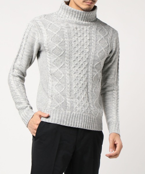 TONE SELECT WEAR(トーンセレクトウェア)の「【TONE MEN'S】ケーブルタートルニット(BL)(ニット/セーター・メンズ・ブラック系その他/グレー系その他/ワイン/ブラウン/ブルー系その他/ブラック/ホワイト系その他/パープル系その他/ブラック系その他2/ベージュ系その他/レッド/アイボリー/ネイビー/キャメル/グレー系その他2・LARGE/MEDIUM/X-LARGE)」の6枚目の写真