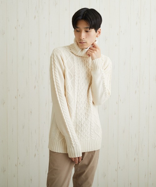 TONE SELECT WEAR(トーンセレクトウェア)の「【TONE MEN'S】ケーブルタートルニット(BL)(ニット/セーター・メンズ・ブラック系その他/グレー系その他/ワイン/ブラウン/ブルー系その他/ブラック/ホワイト系その他/パープル系その他/ブラック系その他2/ベージュ系その他/レッド/アイボリー/ネイビー/キャメル/グレー系その他2・LARGE/MEDIUM/X-LARGE)」の2枚目の写真