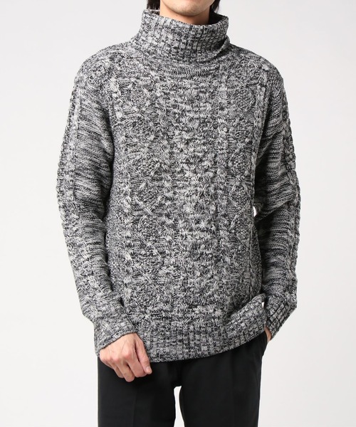 TONE SELECT WEAR(トーンセレクトウェア)の「【TONE MEN'S】ケーブルタートルニット(BL)(ニット/セーター・メンズ・ブラック系その他/グレー系その他/ワイン/ブラウン/ブルー系その他/ブラック/ホワイト系その他/パープル系その他/ブラック系その他2/ベージュ系その他/レッド/アイボリー/ネイビー/キャメル/グレー系その他2・LARGE/MEDIUM/X-LARGE)」の7枚目の写真
