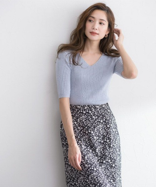 Pierrot（ピエロ）の「選べるネック綿混半袖リブニット（ニット/セーター・レディース・ブルー系その他2/シルバーグレー/ライトベージュ/ホワイト系その他/ブラック/ピンク系その他2/ブラック系その他/ブルー系その他/グレイッシュベージュ/パープル系その他/グレー系その他/ベージュ系その他/アイボリー/ラベンダー/ピンク系その他/ベージュ系その他2/イエロー/ブルー系/アクア/イエロー系その他/ピンク系その他3/ピンク系その他4・L/M）」の12枚目の写真