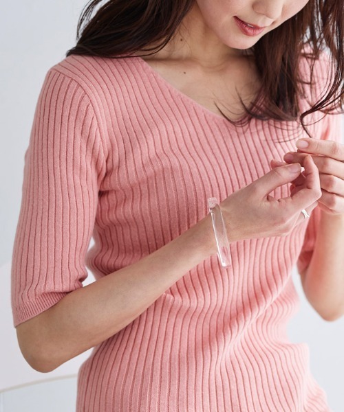 Pierrot（ピエロ）の「選べるネック綿混半袖リブニット（ニット/セーター・レディース・ブルー系その他2/シルバーグレー/ライトベージュ/ホワイト系その他/ブラック/ピンク系その他2/ブラック系その他/ブルー系その他/グレイッシュベージュ/パープル系その他/グレー系その他/ベージュ系その他/アイボリー/ラベンダー/ピンク系その他/ベージュ系その他2/イエロー/ブルー系/アクア/イエロー系その他/ピンク系その他3/ピンク系その他4・L/M）」の21枚目の写真