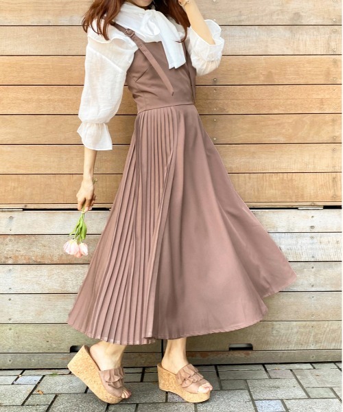 apres jour（アプレジュール）の「プリーツデザインキャミワンピース【ZOZOTOWN限定アイテム】（ワンピース・レディース・アイボリー/その他/モカ・フリー）」の9枚目の写真