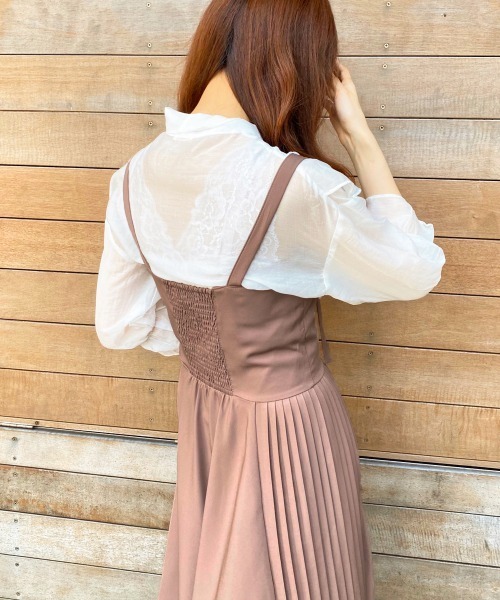 apres jour（アプレジュール）の「プリーツデザインキャミワンピース【ZOZOTOWN限定アイテム】（ワンピース・レディース・アイボリー/その他/モカ・フリー）」の11枚目の写真