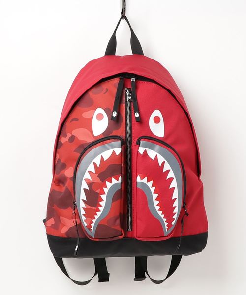 【新品】A BATHING APE COLOR CAMO SHARKバックパック A BATHING APE（アベイシングエイプ）の「COLOR CAMO SHARK DAY