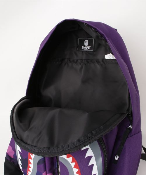 A BATHING APE（アベイシングエイプ）の「COLOR CAMO SHARK DAY