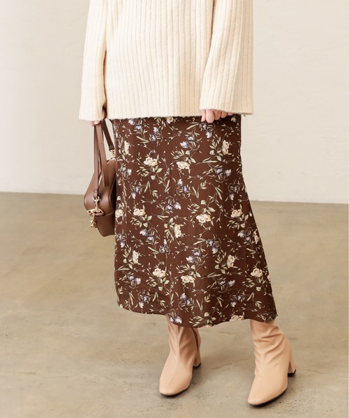 natural couture（ナチュラルクチュール）の「花柄マーメイドフレアスカート（スカート・レディース・ベージュ/ネイビー/ブラウン/ラベンダー・FREE）」の5枚目の写真