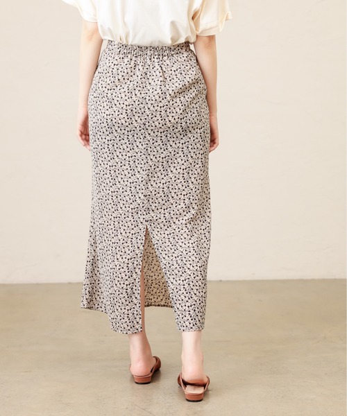 natural couture（ナチュラルクチュール）の「花柄マーメイドフレアスカート（スカート・レディース・ベージュ/ネイビー/ブラウン/ラベンダー・FREE）」の13枚目の写真