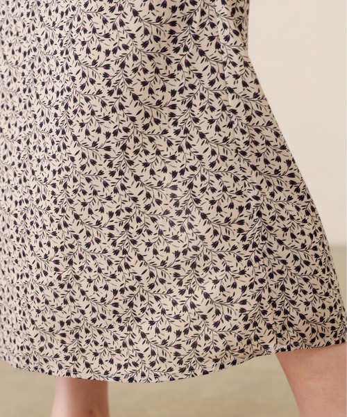 natural couture（ナチュラルクチュール）の「花柄マーメイドフレアスカート（スカート・レディース・ベージュ/ネイビー/ブラウン/ラベンダー・FREE）」の21枚目の写真