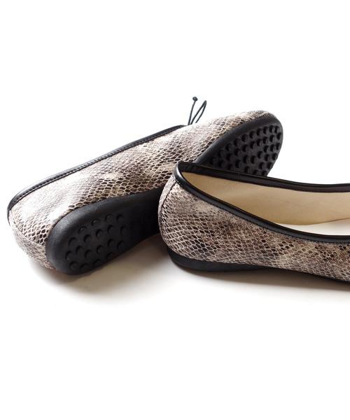 AmiAmi（アミアミ）の「やわらか甲深バレエシューズ/バレエパンプス（バレエシューズ・レディース・ブラック/アイボリー/パイソン・35/36/37/38/39/40）」の19枚目の写真