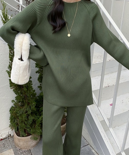 emi+（エミプラス）の「クルーネックリブニットセットアップ（ニット/セーター・レディース・ベージュ/ブラウン/ブルー/ブラック/ボルドー/チャコールグレー/カーキ/ライトグレー・FREE）」の21枚目の写真