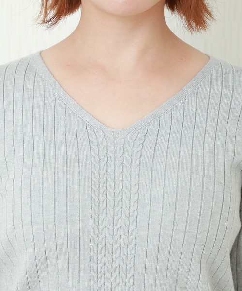 n'ee-ne（ネーネ）の「もちもちVネックニット前中心ケーブルワイドリブ（ニット/セーター・レディース・ブラック/オフホワイト/杢グレー/ベージュ/カーキ/ピンク・M/L）」の21枚目の写真