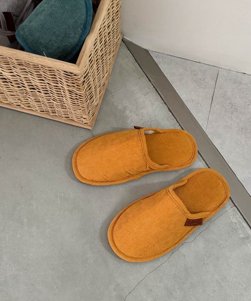 CANAL JEAN(キャナルジーン)の「DULTON CORDUROY SLIPPERS EV コーデュロイスリッパ(WOMEN)/T20-0224S(ルームシューズ/スリッパ・レディース・グレー/グリーン/イエロー系その他/ベージュ/ターコイズブルー/キャメル・ONE SIZE)」の5枚目の写真