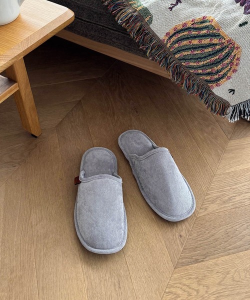 CANAL JEAN(キャナルジーン)の「DULTON CORDUROY SLIPPERS EV コーデュロイスリッパ(WOMEN)/T20-0224S(ルームシューズ/スリッパ・レディース・グレー/グリーン/イエロー系その他/ベージュ/ターコイズブルー/キャメル・ONE SIZE)」の2枚目の写真