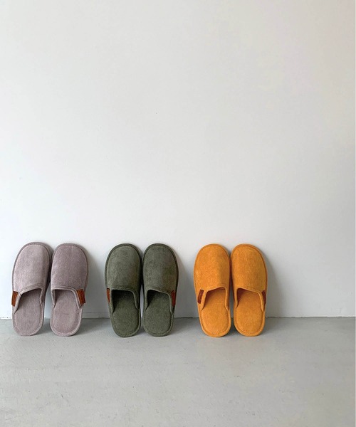 CANAL JEAN(キャナルジーン)の「DULTON CORDUROY SLIPPERS EV コーデュロイスリッパ(WOMEN)/T20-0224S(ルームシューズ/スリッパ・レディース・グレー/グリーン/イエロー系その他/ベージュ/ターコイズブルー/キャメル・ONE SIZE)」の3枚目の写真