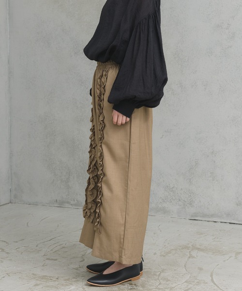 manana suerte(マニャーナスエルテ)の「センターフリルワイドパンツ(その他パンツ・レディース・ブラック/ベージュ・FREE)」の3枚目の写真