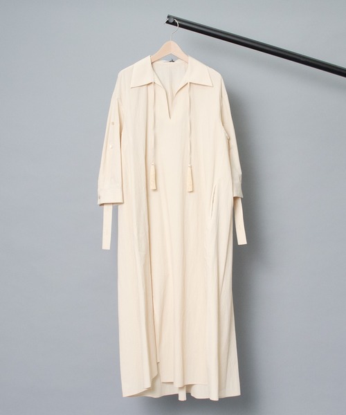 FEMMENT(ファモン)の「【 FEMMENT / ファモン 】 paper like boil soccer front slit switching long dress ペーパーライクボイルフロントスリットスイッチングロングドレス(ワンピース・レディース・オフホワイト/ボルドー・1)」の3枚目の写真