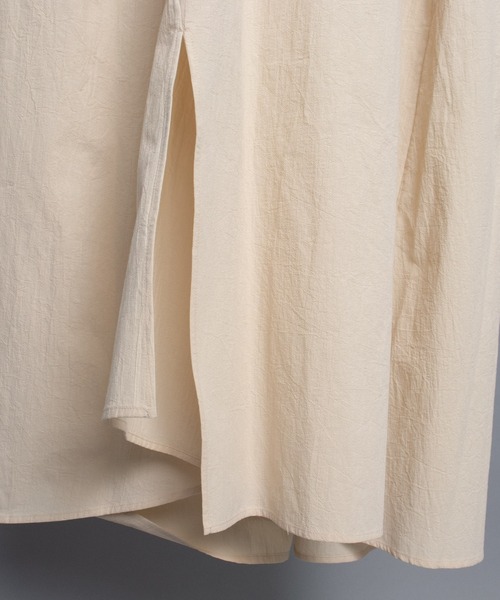 FEMMENT(ファモン)の「【 FEMMENT / ファモン 】 paper like boil soccer front slit switching long dress ペーパーライクボイルフロントスリットスイッチングロングドレス(ワンピース・レディース・オフホワイト/ボルドー・1)」の14枚目の写真
