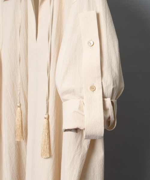 FEMMENT(ファモン)の「【 FEMMENT / ファモン 】 paper like boil soccer front slit switching long dress ペーパーライクボイルフロントスリットスイッチングロングドレス(ワンピース・レディース・オフホワイト/ボルドー・1)」の9枚目の写真
