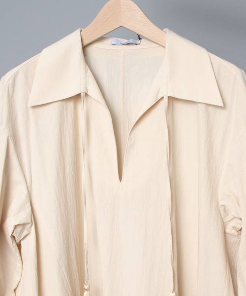 FEMMENT(ファモン)の「【 FEMMENT / ファモン 】 paper like boil soccer front slit switching long dress ペーパーライクボイルフロントスリットスイッチングロングドレス(ワンピース・レディース・オフホワイト/ボルドー・1)」の6枚目の写真