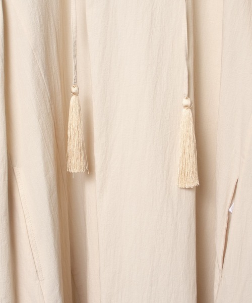 FEMMENT(ファモン)の「【 FEMMENT / ファモン 】 paper like boil soccer front slit switching long dress ペーパーライクボイルフロントスリットスイッチングロングドレス(ワンピース・レディース・オフホワイト/ボルドー・1)」の11枚目の写真