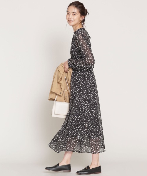 NANO universe(ナノユニバース)の「小花プリント前後2WAYワンピース 長袖(ワンピース・レディース・ブラック/ベージュ・38/36)」の9枚目の写真