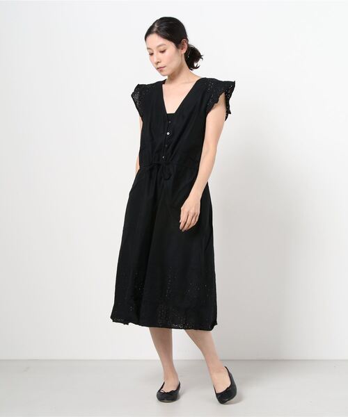 GAP(ギャップ)の「アイレット ミディワンピース(ワンピース・レディース・ホワイト/ブラック・XS/S/XXS/M/L)」の4枚目の写真