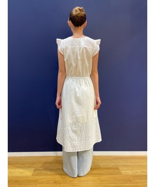 GAP(ギャップ)の「アイレット ミディワンピース(ワンピース・レディース・ホワイト/ブラック・XS/S/XXS/M/L)」の14枚目の写真