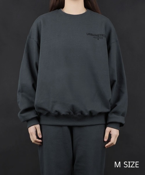 DUCKDIVE(ダックダイブ)の「【DUCKDIVE 】ロゴクルーネックスウェットシャツ / SYB LOGO TOS CREWNECK SWEATSHIRT(スウェット・メンズ・アイボリー/ブラック/ダークカーキ/チャコール・LARGE/MEDIUM)」の3枚目の写真