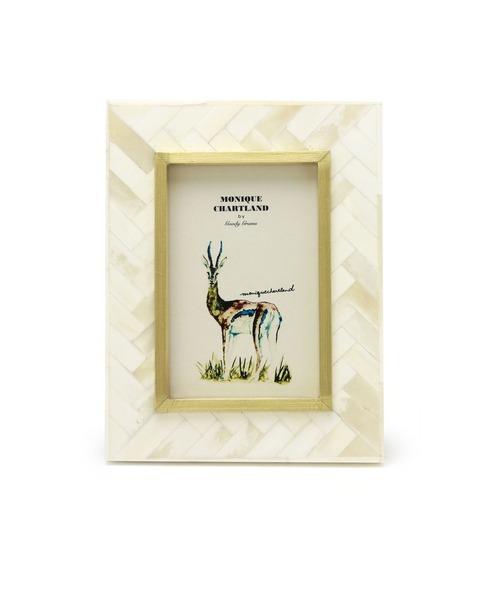 MONIQUE CHARTLAND by GOODY GRAMS（モニークチャートランドバイグッディグラムス）の「PHOTO FRAME-AGHOR（フォトフレーム・レディース・ホワイト・FREE）」の2枚目の写真