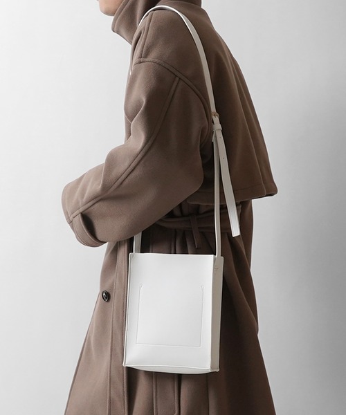 Confirm（コンファーム）の「25SS【新色追加】シンセティックレザー スクエアショルダーバッグ ベルト調節可【Confirm】（ショルダーバッグ・メンズ・ブラウン/ブラック/グレー/サックスブルー/ホワイト・FREE）」の6枚目の写真