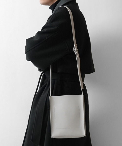 Confirm（コンファーム）の「25SS【新色追加】シンセティックレザー スクエアショルダーバッグ ベルト調節可【Confirm】（ショルダーバッグ・メンズ・ブラウン/ブラック/グレー/サックスブルー/ホワイト・FREE）」の9枚目の写真