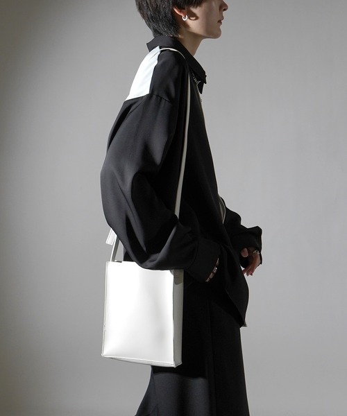 Confirm（コンファーム）の「25SS【新色追加】シンセティックレザー スクエアショルダーバッグ ベルト調節可【Confirm】（ショルダーバッグ・メンズ・ブラウン/ブラック/グレー/サックスブルー/ホワイト・FREE）」の14枚目の写真