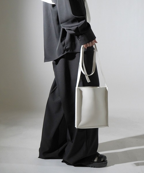 Confirm（コンファーム）の「25SS【新色追加】シンセティックレザー スクエアショルダーバッグ ベルト調節可【Confirm】（ショルダーバッグ・メンズ・ブラウン/ブラック/グレー/サックスブルー/ホワイト・FREE）」の17枚目の写真