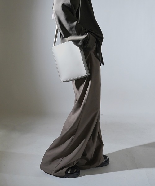 Confirm（コンファーム）の「25SS【新色追加】シンセティックレザー スクエアショルダーバッグ ベルト調節可【Confirm】（ショルダーバッグ・メンズ・ブラウン/ブラック/グレー/サックスブルー/ホワイト・FREE）」の19枚目の写真