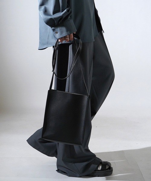 セール】25SS【新色追加】シンセティックレザー スクエアショルダー