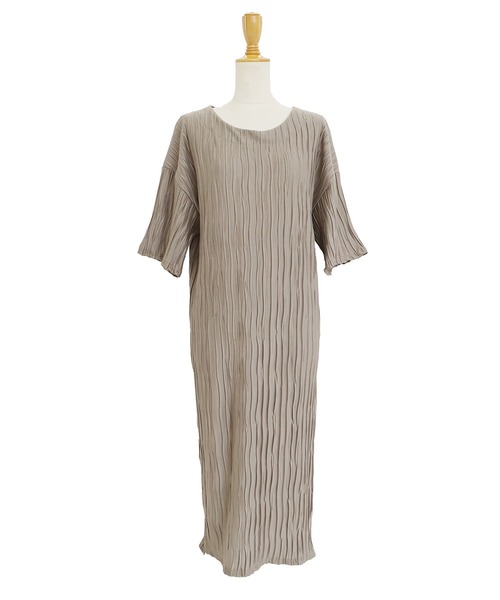 BLUEEAST（ブルーイースト）の「ワッシャープリーツワンピース（ワンピース・レディース・ブルー/ブラック/ピンク/モカ・MEDIUM）」の22枚目の写真