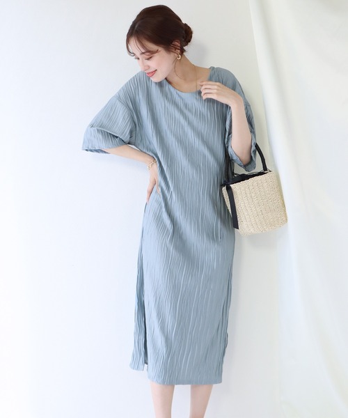 BLUEEAST（ブルーイースト）の「ワッシャープリーツワンピース（ワンピース・レディース・ブルー/ブラック/ピンク/モカ・MEDIUM）」の12枚目の写真