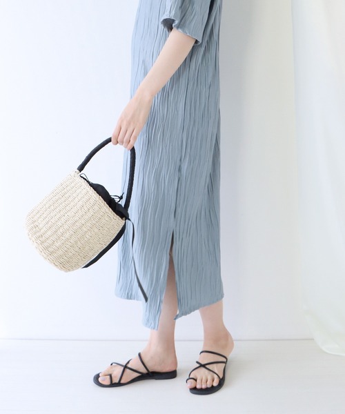 BLUEEAST（ブルーイースト）の「ワッシャープリーツワンピース（ワンピース・レディース・ブルー/ブラック/ピンク/モカ・MEDIUM）」の13枚目の写真