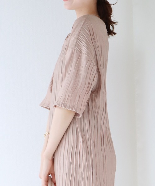 BLUEEAST（ブルーイースト）の「ワッシャープリーツワンピース（ワンピース・レディース・ブルー/ブラック/ピンク/モカ・MEDIUM）」の17枚目の写真