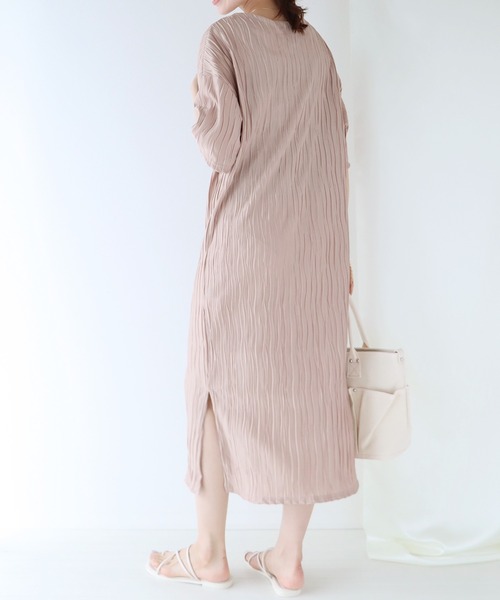 BLUEEAST（ブルーイースト）の「ワッシャープリーツワンピース（ワンピース・レディース・ブルー/ブラック/ピンク/モカ・MEDIUM）」の18枚目の写真