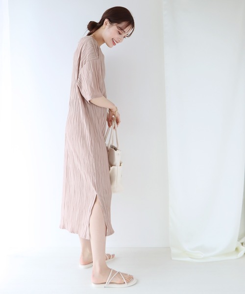 BLUEEAST（ブルーイースト）の「ワッシャープリーツワンピース（ワンピース・レディース・ブルー/ブラック/ピンク/モカ・MEDIUM）」の19枚目の写真