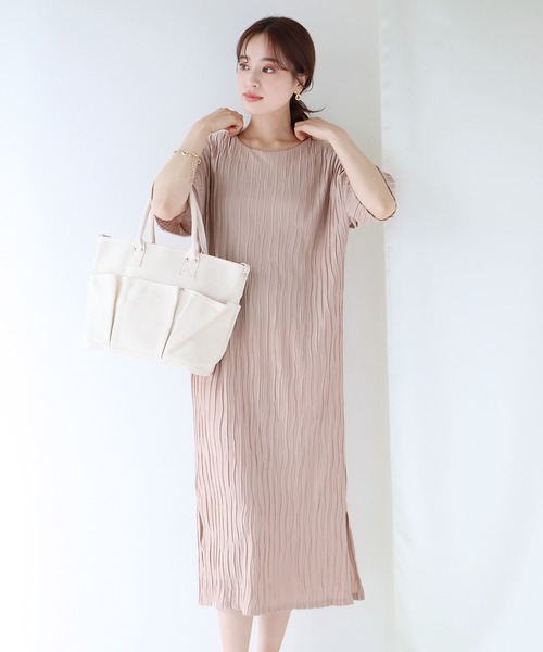 BLUEEAST（ブルーイースト）の「ワッシャープリーツワンピース（ワンピース・レディース・ブルー/ブラック/ピンク/モカ・MEDIUM）」の20枚目の写真