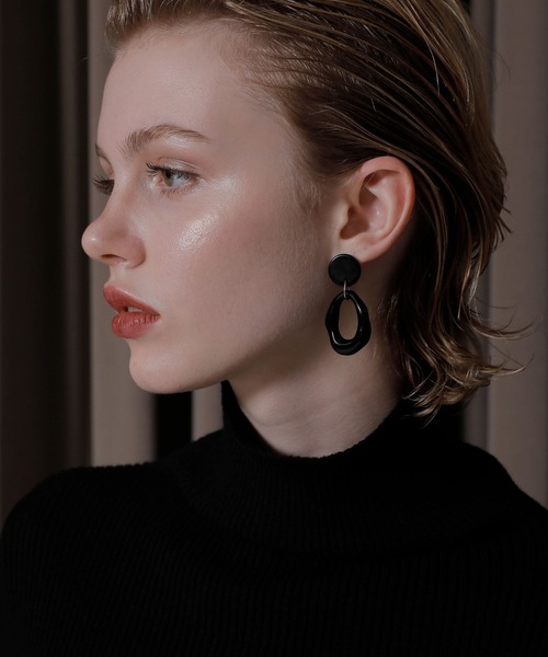 MIELI INVARIANT（ミエリインヴァリアント）の「Tear Oval Pierce（ピアス（両耳用）・レディース・ブラック・FREE）」の7枚目の写真