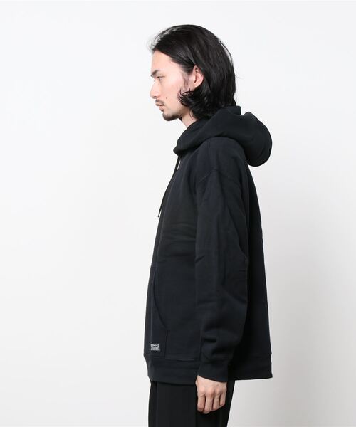 Levi's(リーバイス)の「Levi's/リーバイス SKATE フーディー ANTHRACITE NIGHT(パーカー・メンズ・ブラック・S/M/L/XL)」の2枚目の写真